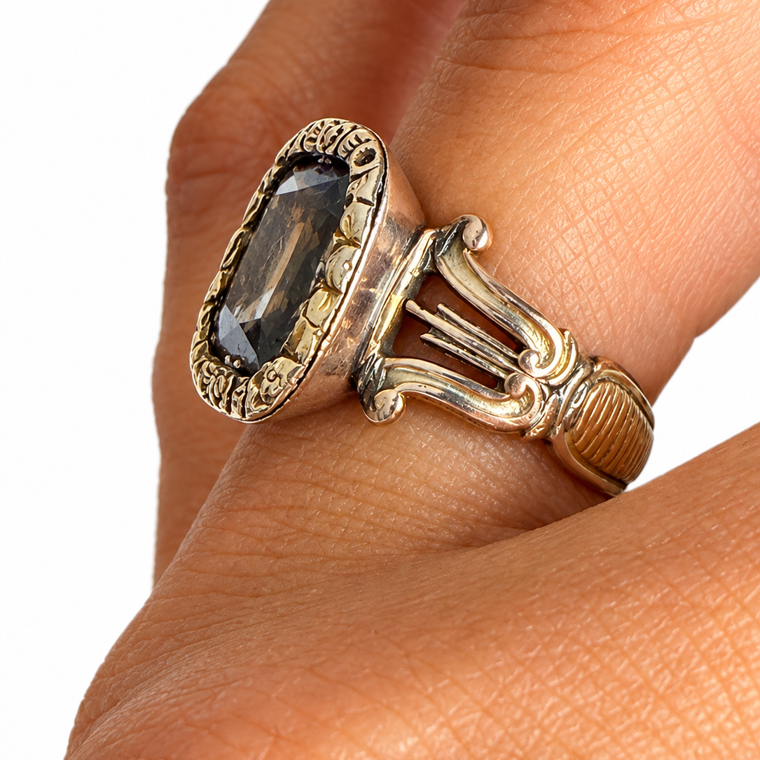 Antique Georgian 9ct Gold Foil-Backed Gemstone Ring