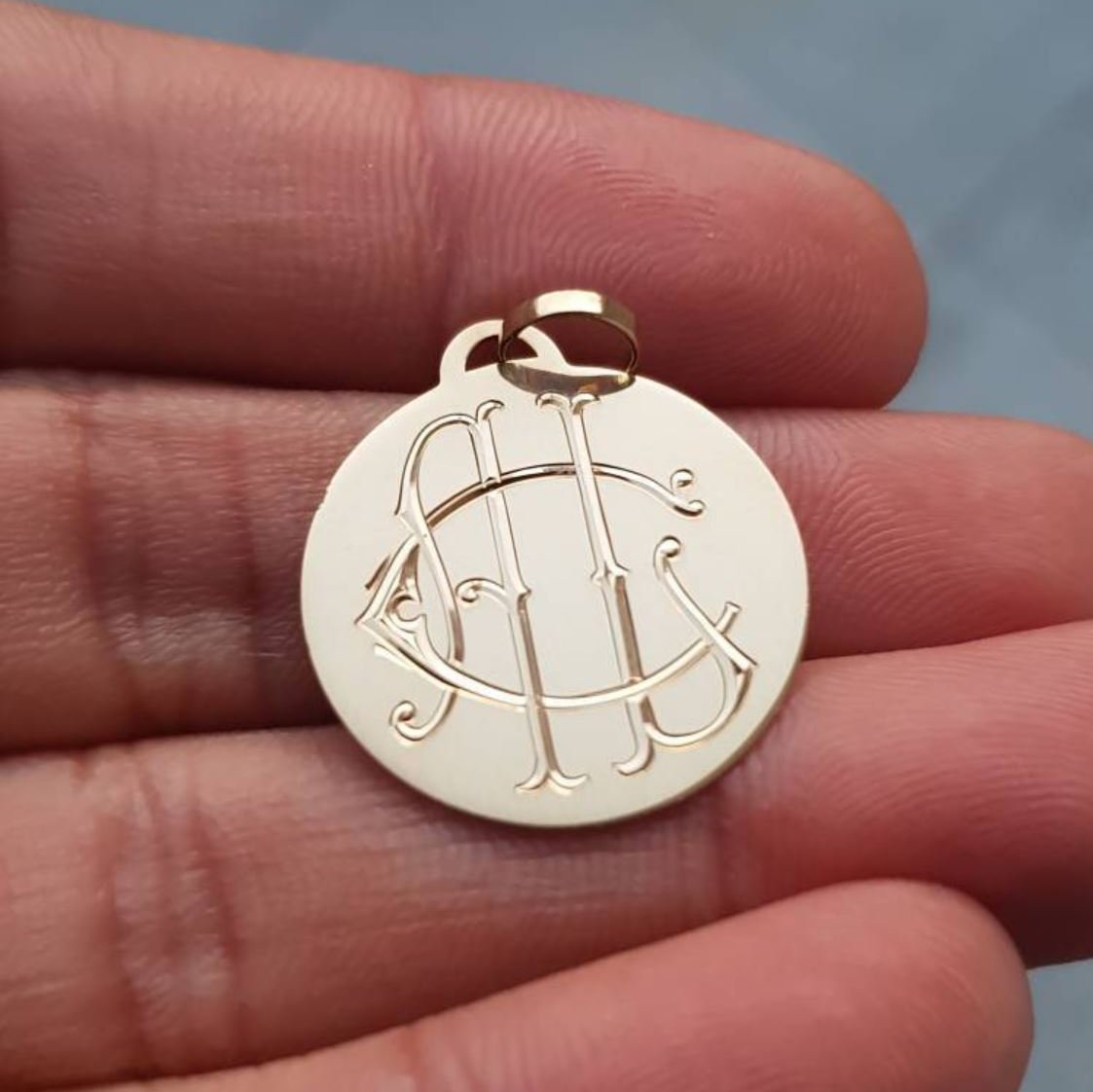 Engraved Discs 1 ONE INITIAL